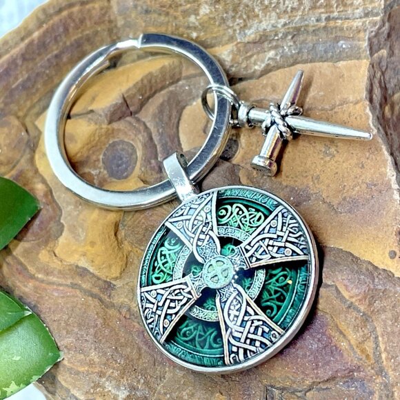 Irish Scottish Celtic Green Lucky Keychain Key ring Keyring Gift wedding CROSS - Picture 1 of 14